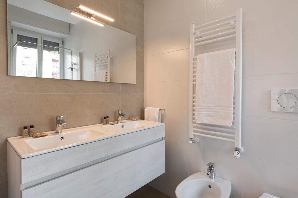 Bright 2 Bedrooms And 2 Bathrooms - B Appartement *
