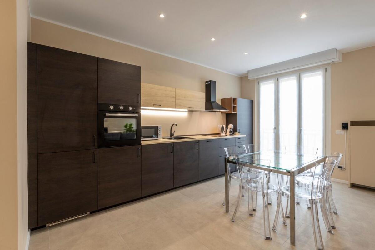 Bright 2 Bedrooms And 2 Bathrooms - B Appartement *